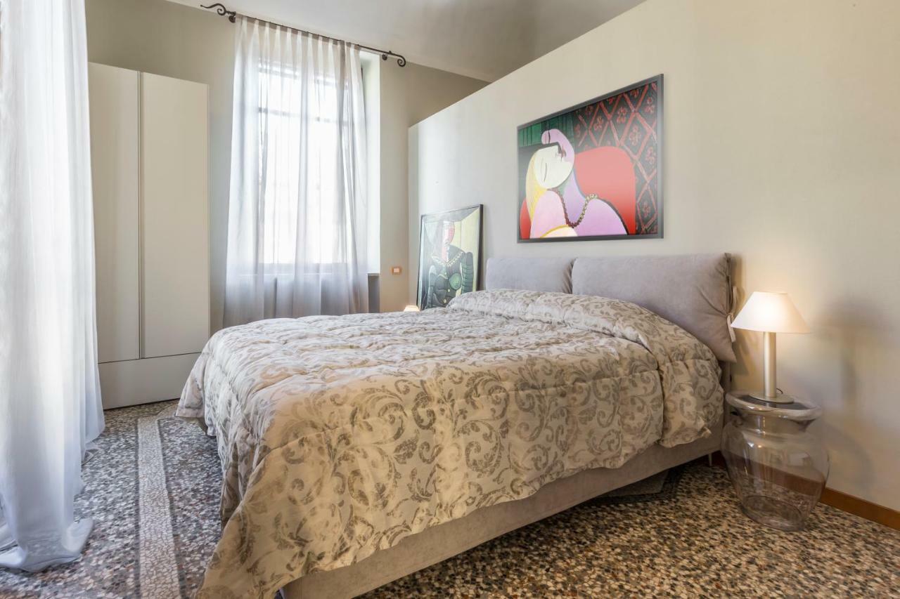 אסטי Roero Suite In The City Center מראה חיצוני תמונה